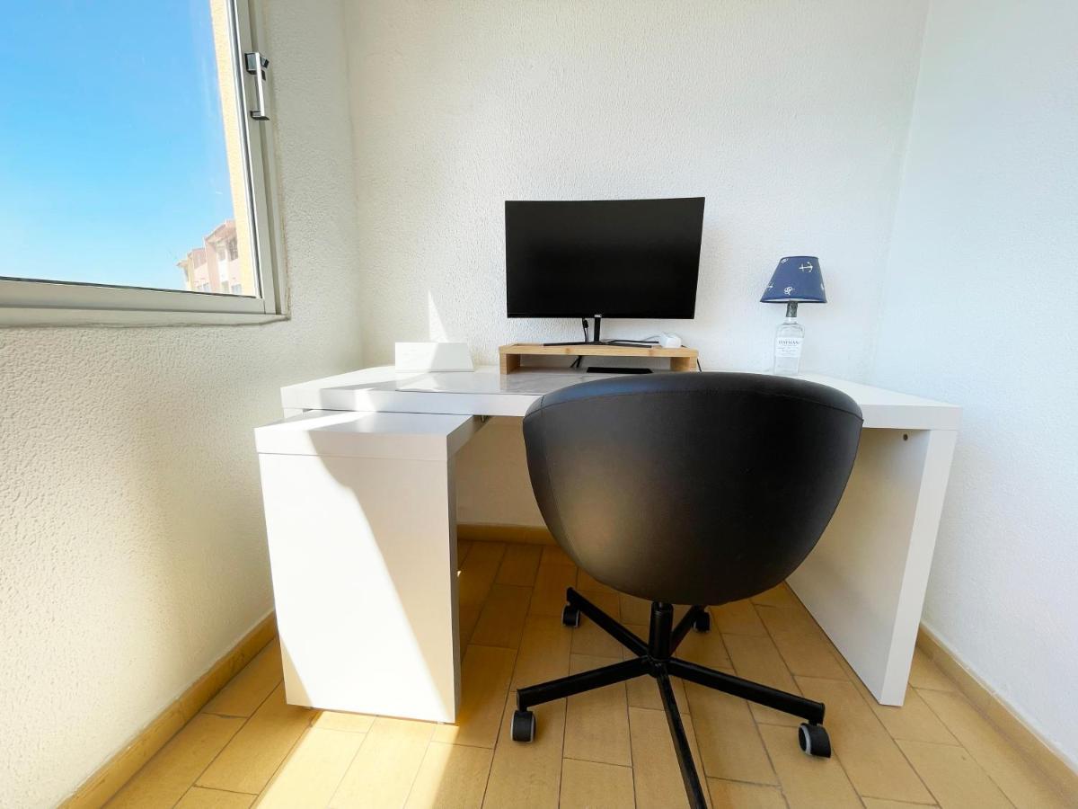 Panoramic Seaview - 2 Bedroom, Main Ave, 15 Min Walk Beach, Workspace อัลบูเฟรา ภายนอก รูปภาพ