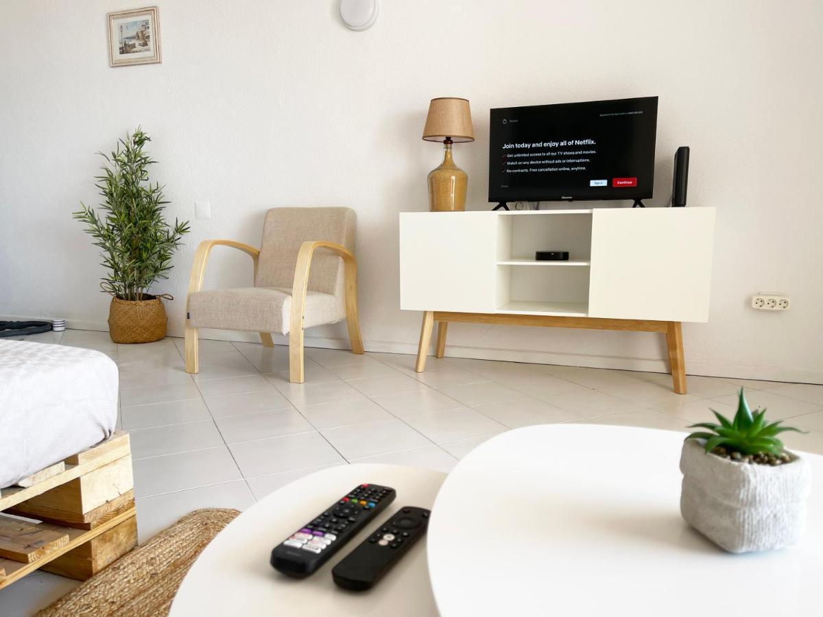 Panoramic Seaview - 2 Bedroom, Main Ave, 15 Min Walk Beach, Workspace อัลบูเฟรา ภายนอก รูปภาพ
